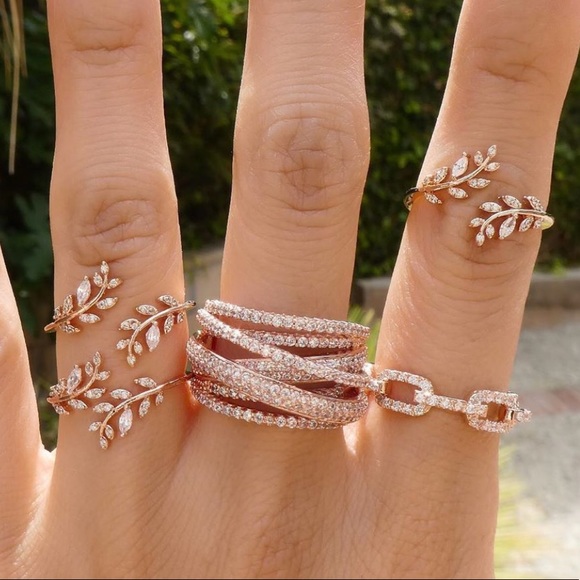 New Item✨ 18k Rose Gold Link Ring 😍✨ - Picture 2 of 6